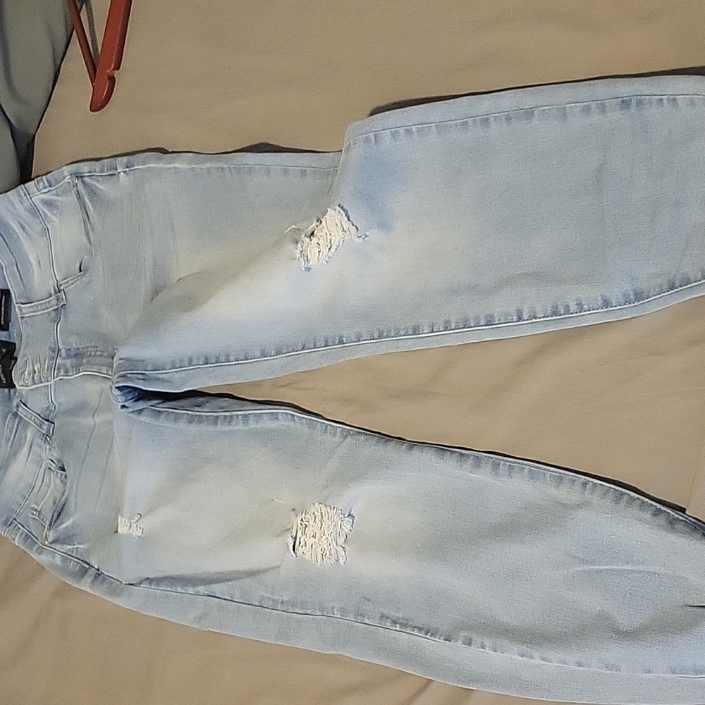 Distressed Crop Pant - Picture 3 of 9